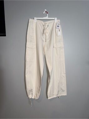 Good American Cream Cargo Drawstring Pants